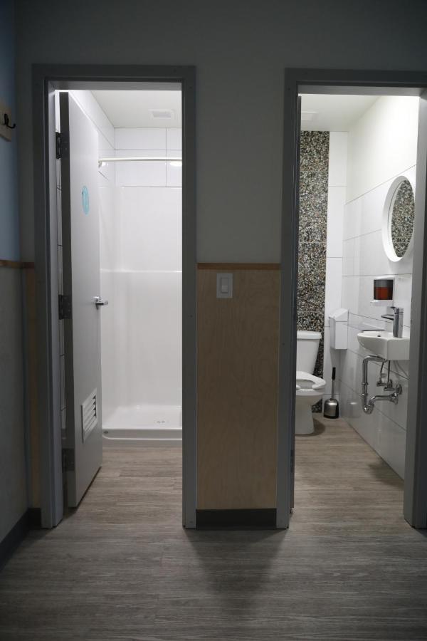 Canmore Downtown Hostel מראה חיצוני תמונה