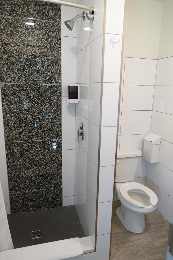 Canmore Downtown Hostel מראה חיצוני תמונה
