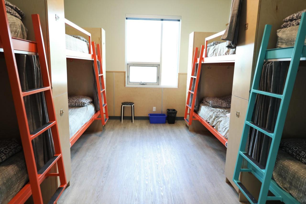 Canmore Downtown Hostel חדר תמונה