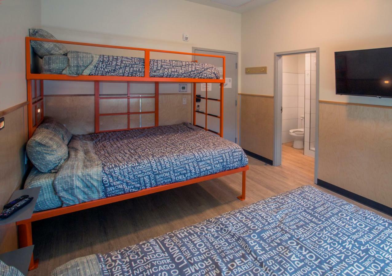 Canmore Downtown Hostel מראה חיצוני תמונה
