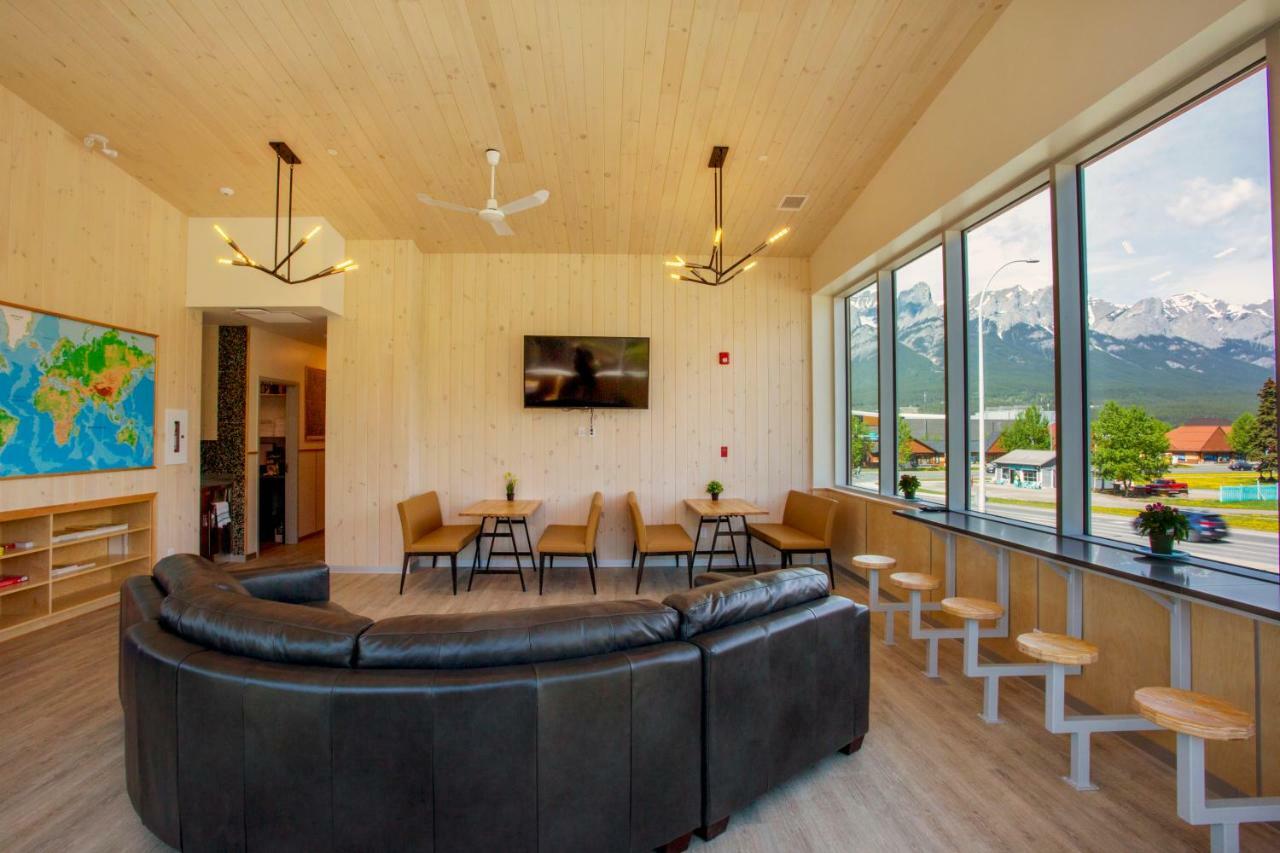 Canmore Downtown Hostel מראה חיצוני תמונה