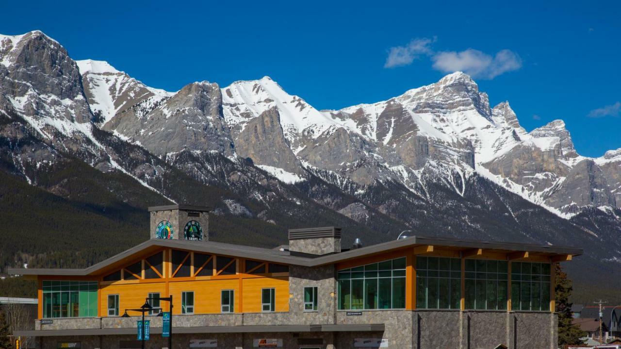 Canmore Downtown Hostel מראה חיצוני תמונה
